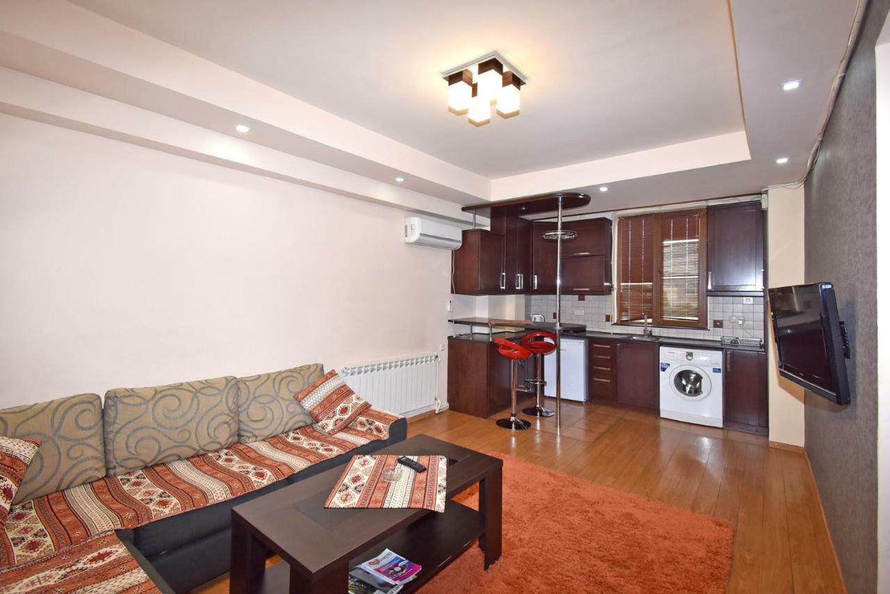 Apartments In Center Of Yerevan,Koghbatsi 1A Street Exterior foto