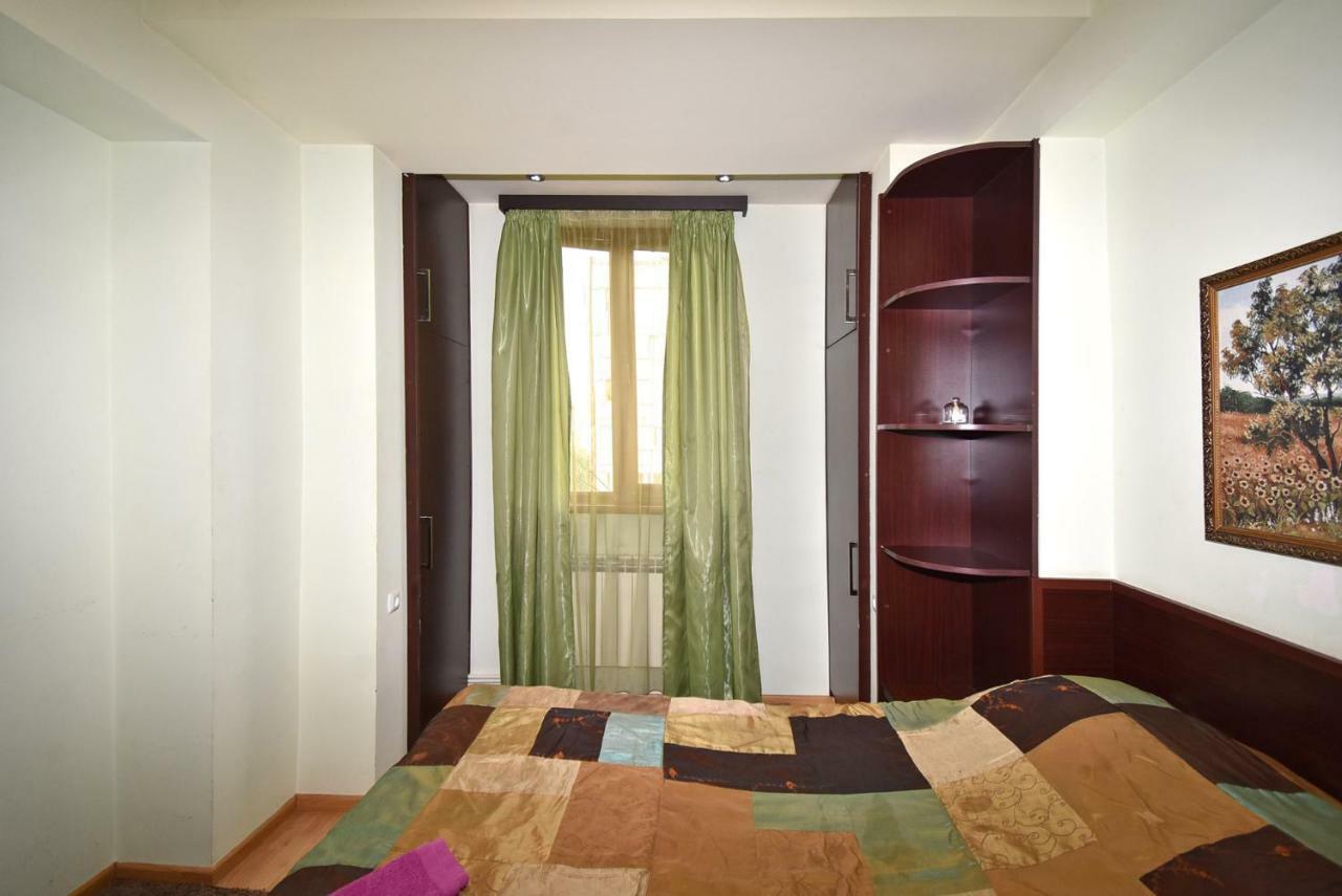 Apartments In Center Of Yerevan,Koghbatsi 1A Street Exterior foto